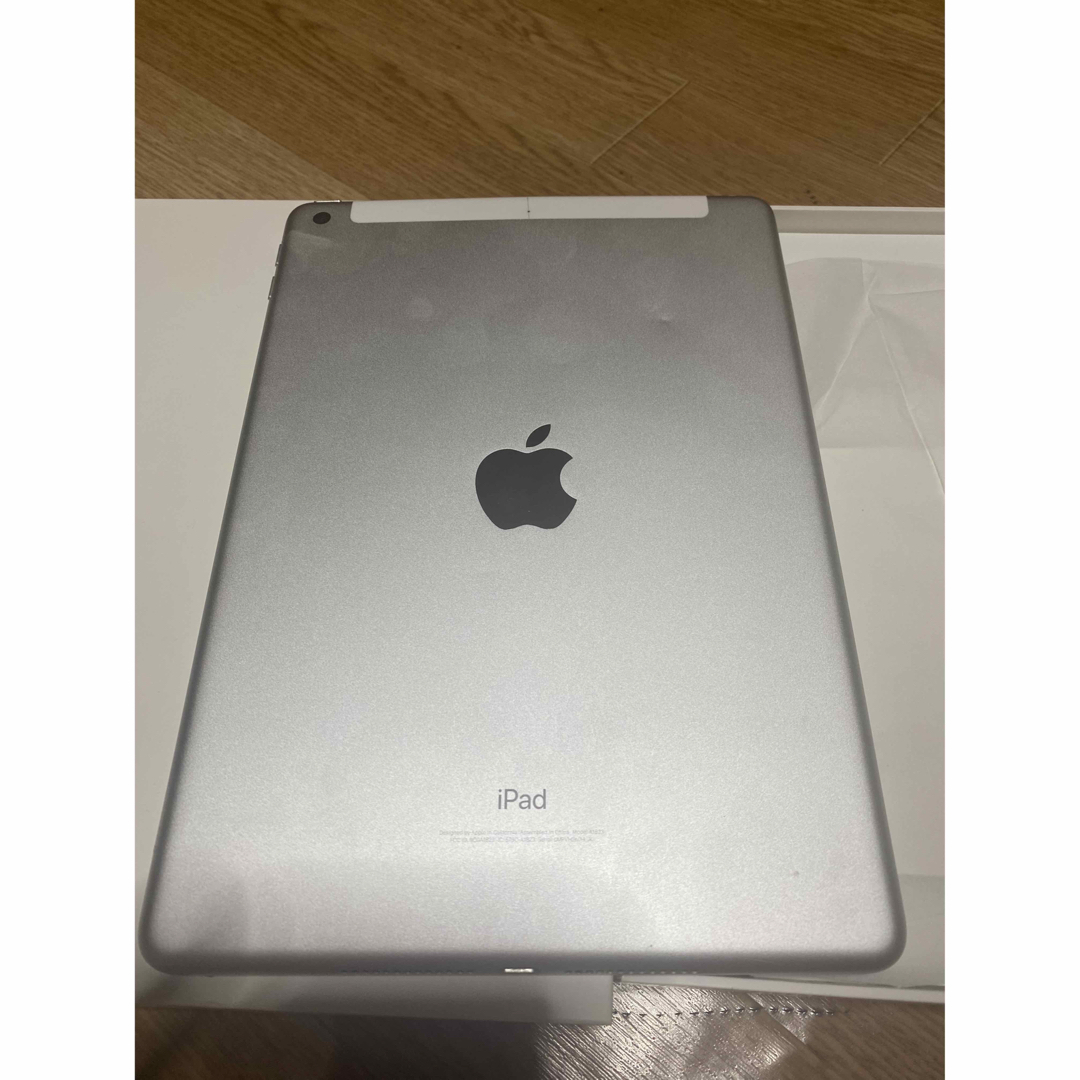 APPLE iPad第5世代 A1823 32GB 9.7インチ シルバー APPLE iPad第5世代 A1823 32GB 9.7インチ シルバー