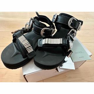 トーガ(TOGA)のTOGA ✖️ suicoke   ベルトサンダル　黒　サイズ5(サンダル)