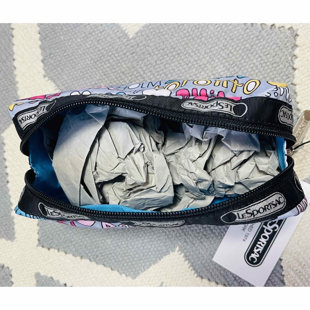 LeSportsac(レスポートサック)の新品タグ付き　レスポートサック　ポーチ　メイクポーチ　化粧ポーチ　国名デザイン レディースのファッション小物(ポーチ)の商品写真