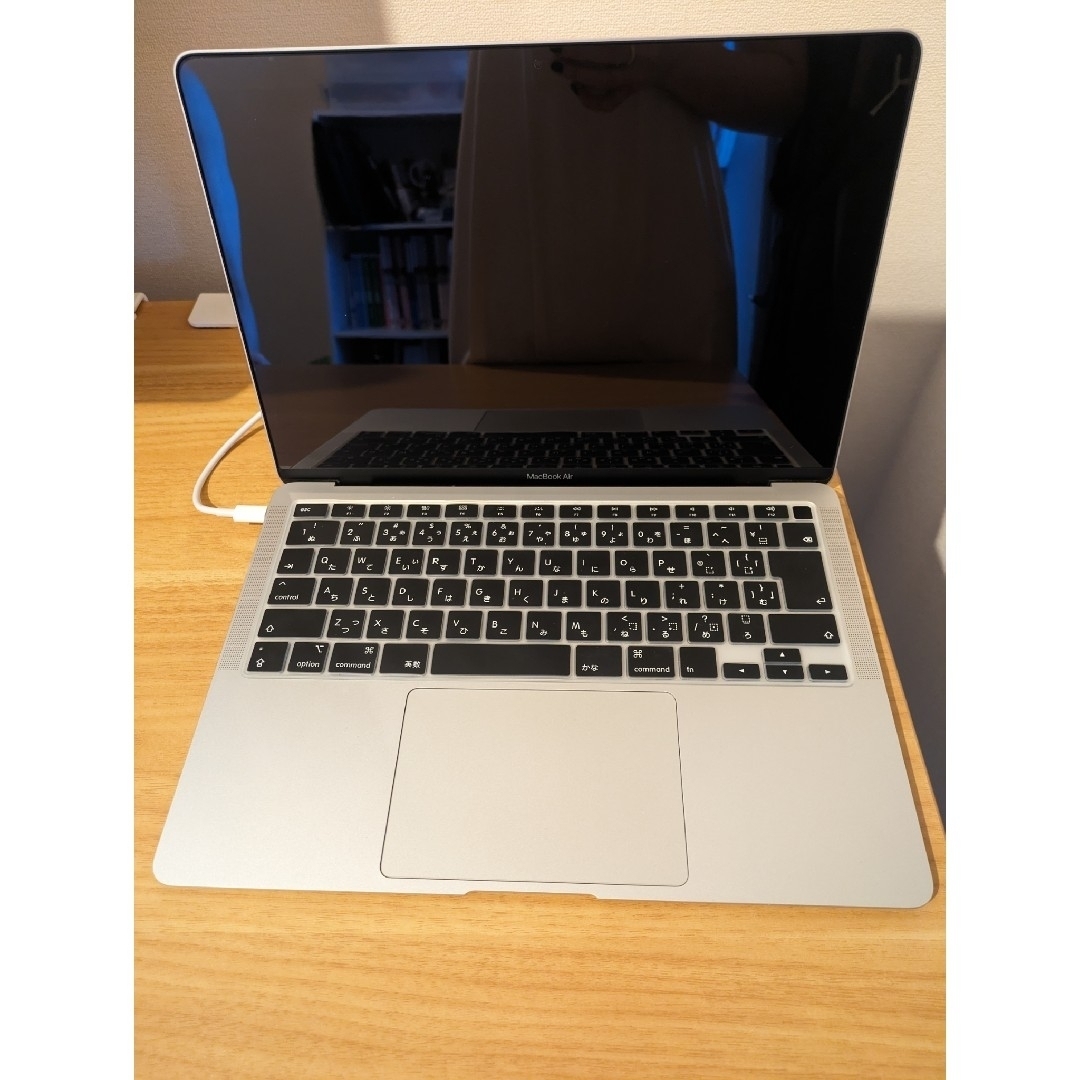 Mac (Apple)(マック)の【Apple】2020 MacBook Air 13.3インチ（シルバー） スマホ/家電/カメラのPC/タブレット(ノートPC)の商品写真