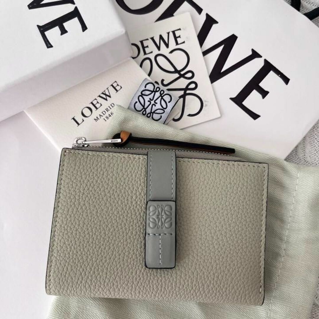 LOEWE ロエベ 二つ折り財布　ウォレット　財布