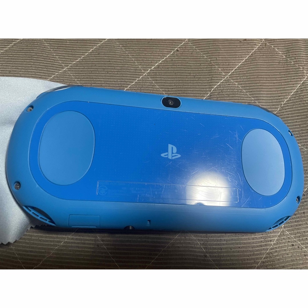 PlayStation Vita(プレイステーションヴィータ)のvita  アクアブルー　1番 エンタメ/ホビーのゲームソフト/ゲーム機本体(携帯用ゲーム機本体)の商品写真