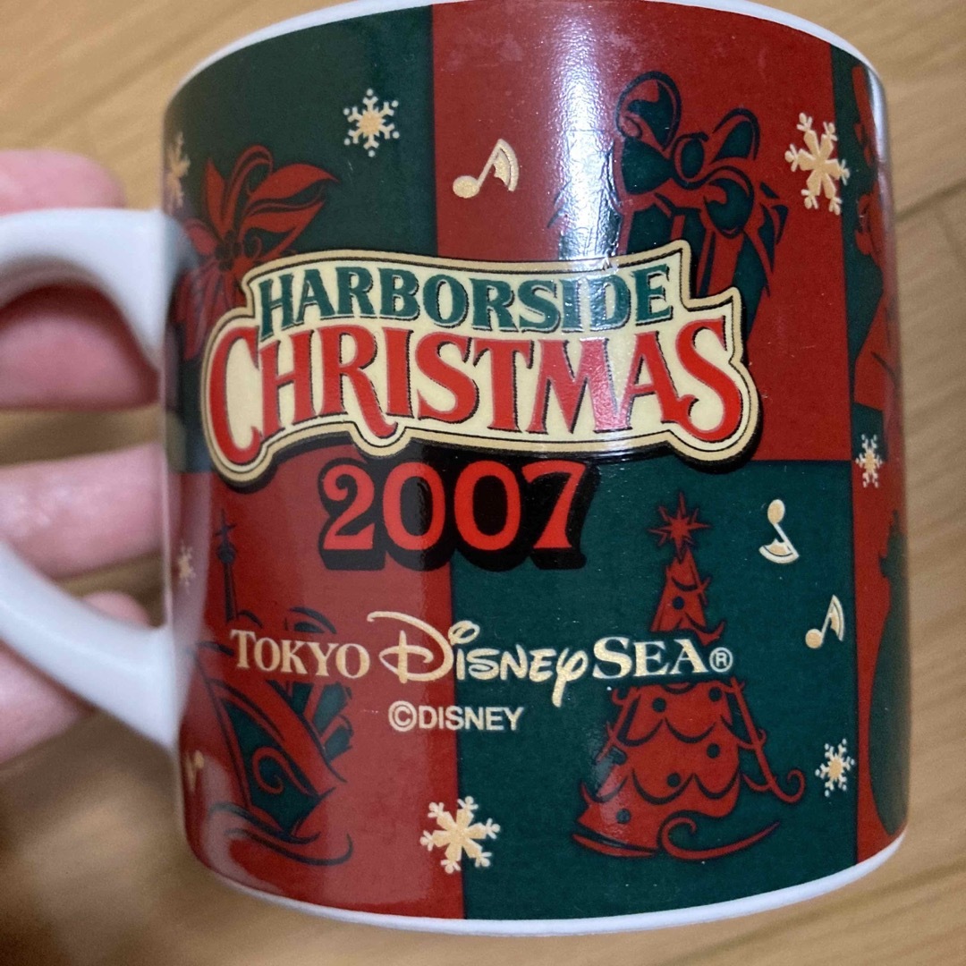 Disney(ディズニー)のディズニーシー　2007年クリスマススーベニアカップ エンタメ/ホビーのおもちゃ/ぬいぐるみ(キャラクターグッズ)の商品写真