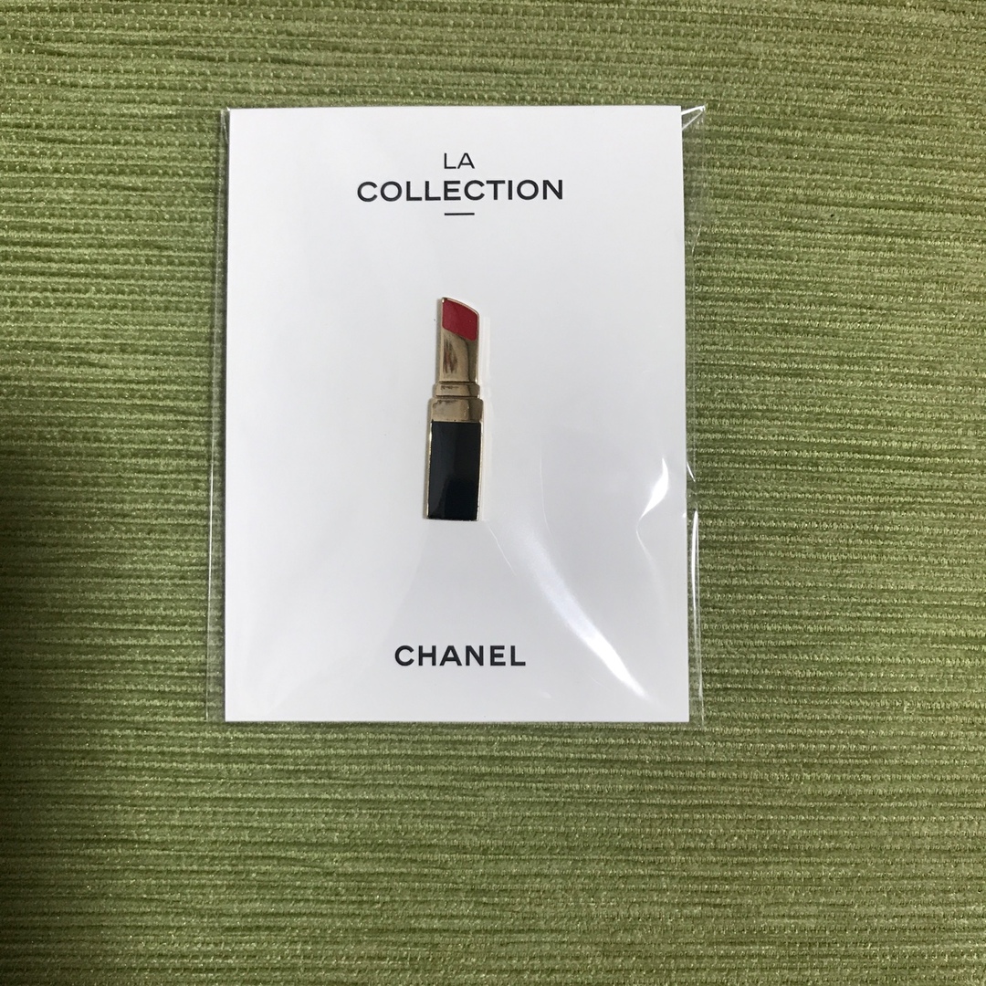 CHANEL(シャネル)のCHANELピンバッチ新品未使用！ レディースのアクセサリー(ブローチ/コサージュ)の商品写真