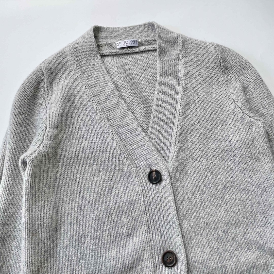 BRUNELLO CUCINELLI(ブルネロクチネリ)の美品 ブルネロクチネリ カシミヤロングカーディガン M グレー スパンコール レディースのトップス(カーディガン)の商品写真