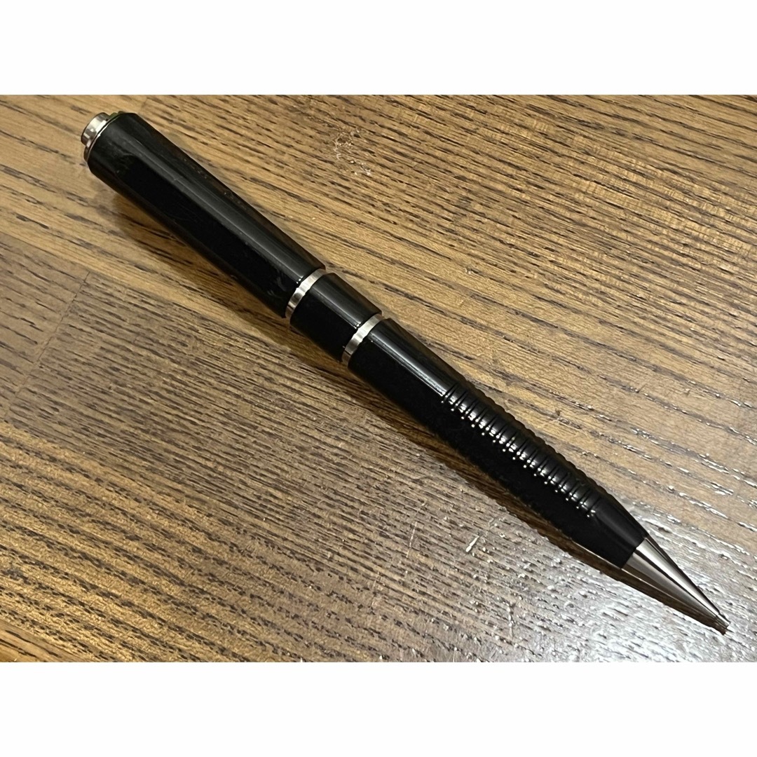 PILOT(パイロット)の2020 ROCKY シャープペンシル 0.5 PILOT 廃盤品　難あり インテリア/住まい/日用品の文房具(ペン/マーカー)の商品写真