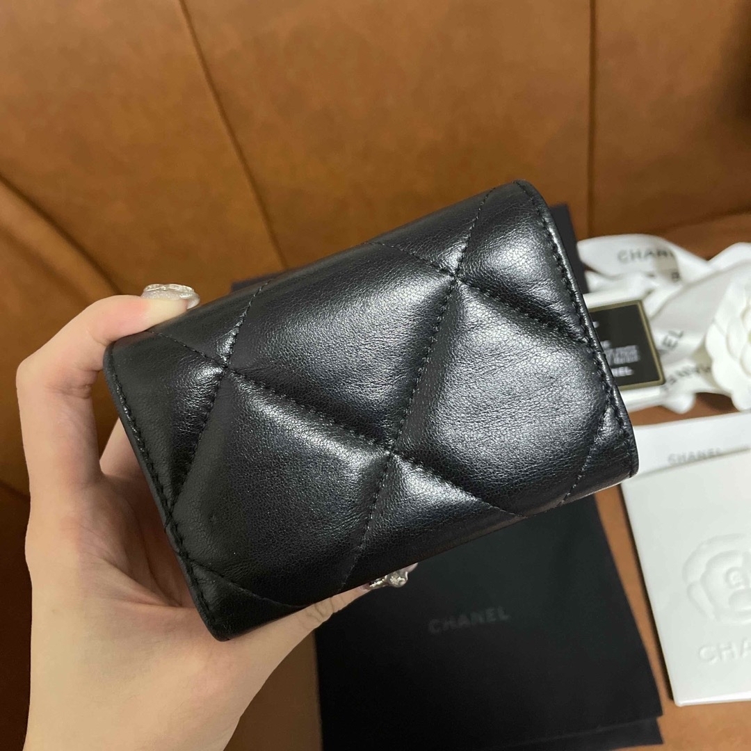 美品!シャネル19 スモールフラップウォレット 折り財布 ブラック