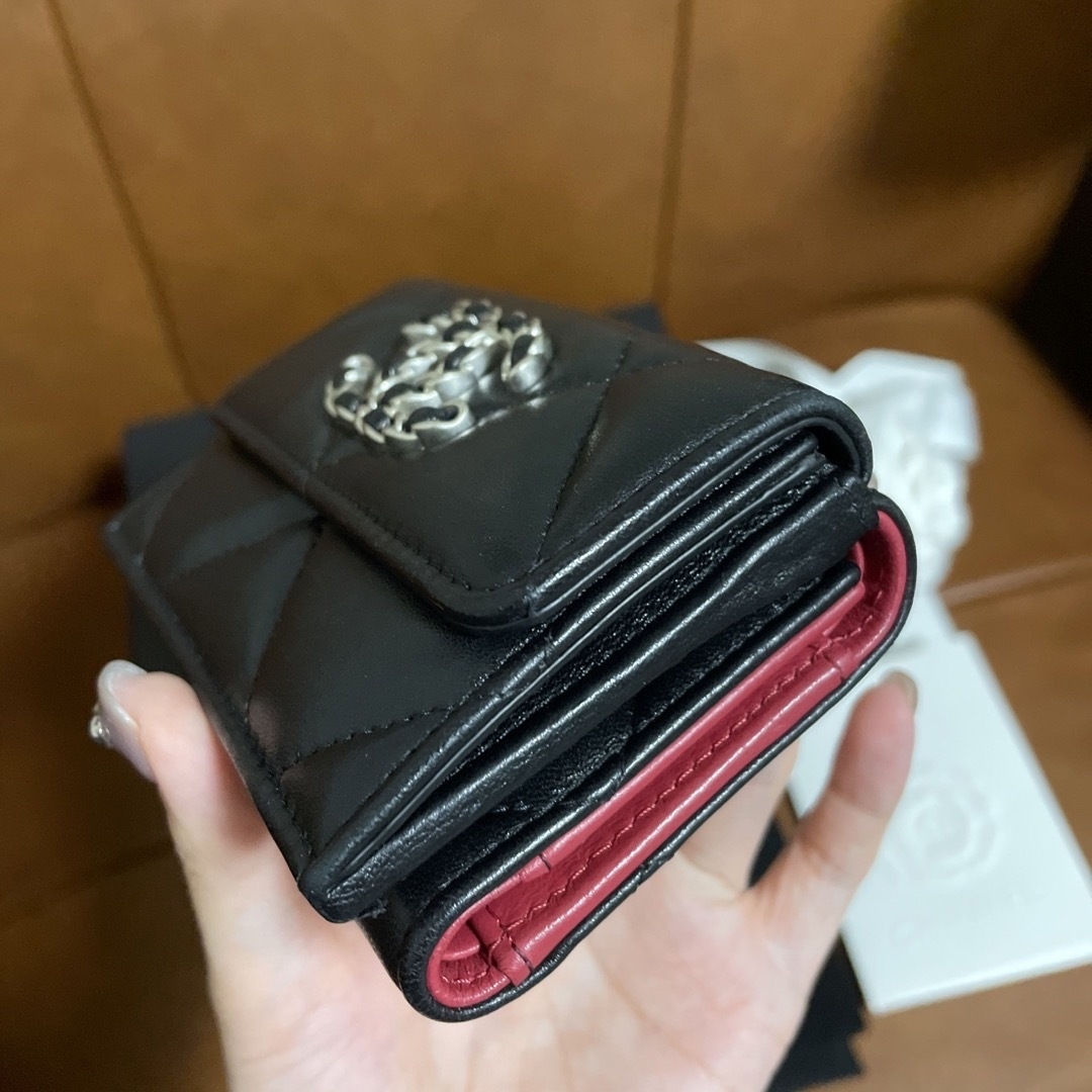 美品!シャネル19 スモールフラップウォレット 折り財布 ブラック