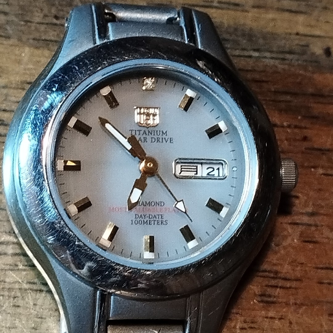 ELGIN(エルジン)のAA48　エルジン・ダイヤモンド　チタン・ソーラー　稼働品　曜日・日付　全面蓄光 レディースのファッション小物(腕時計)の商品写真