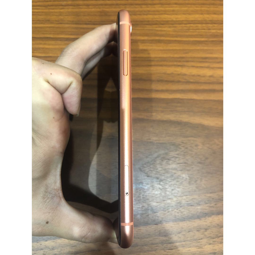 美品 iPhone XR 64GB CORAL 3