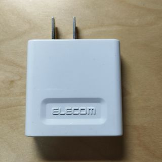 USB コンセント 充電器 ACアダプター(バッテリー/充電器)