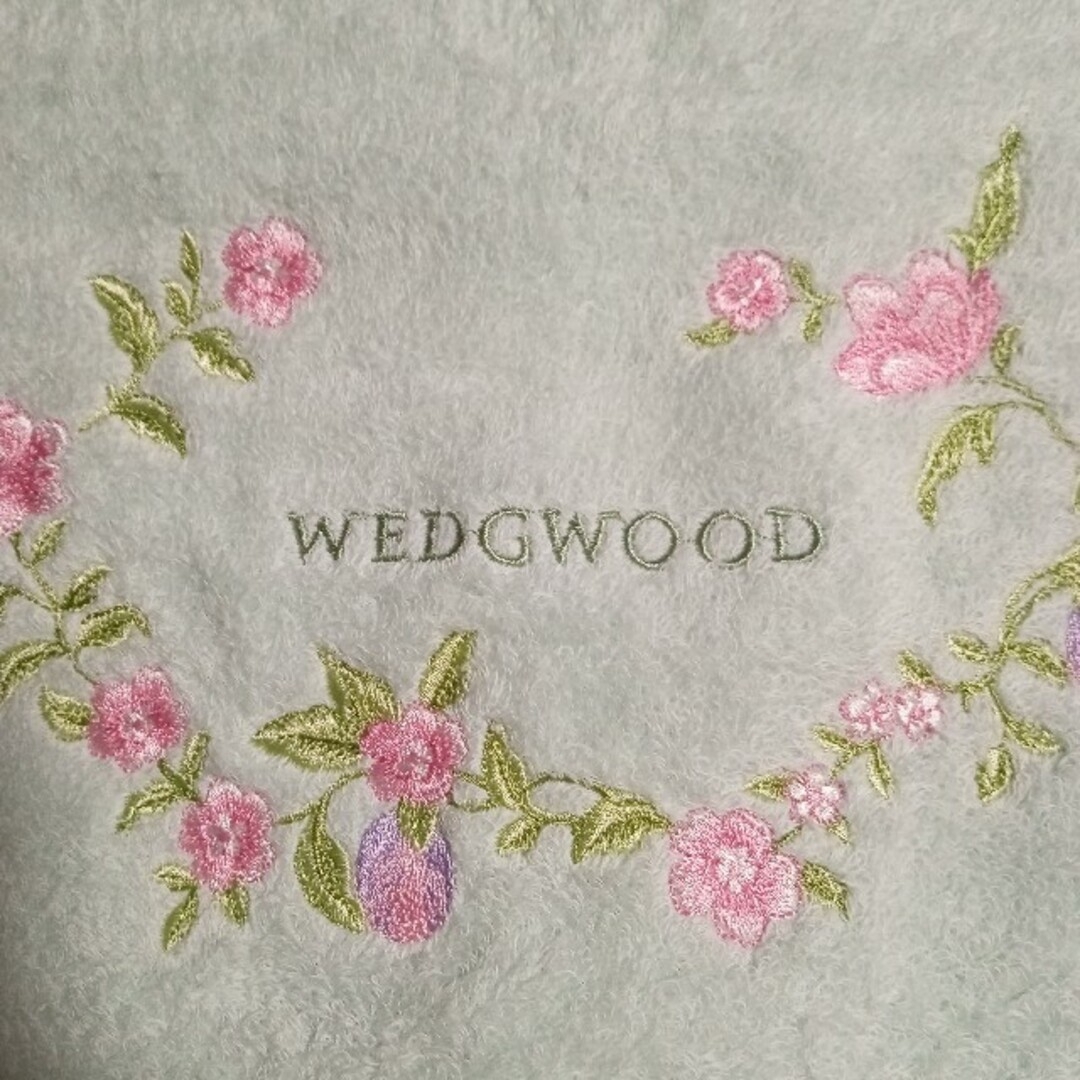 WEDGWOOD(ウェッジウッド)のびー 様専用❗WEDGWOOD   ウェッジウッド  バスタオル インテリア/住まい/日用品の日用品/生活雑貨/旅行(タオル/バス用品)の商品写真