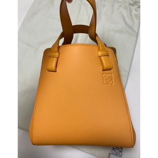 ロエベ(LOEWE)のロエベ ハンモック ナゲット マンダリン(ハンドバッグ)