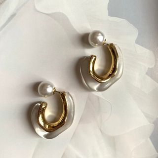 クリアカラー　ドロップフープピアス　パールキャッチ(ピアス)