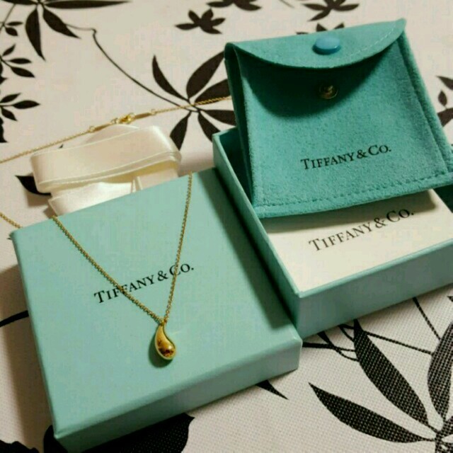 【未使用品】 Tiffany & Co. - としmi♡新品♡Tiffany＆Co.♡18k 一粒の涙ネックレス ネックレス