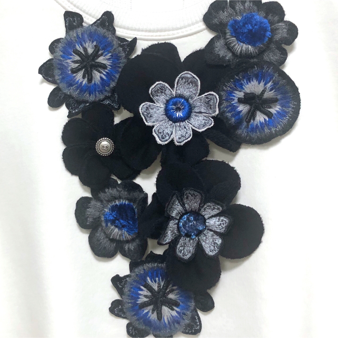 CHANEL(シャネル)のCHANEL 美品 花刺繍 トップス トレーナー レディースのトップス(トレーナー/スウェット)の商品写真