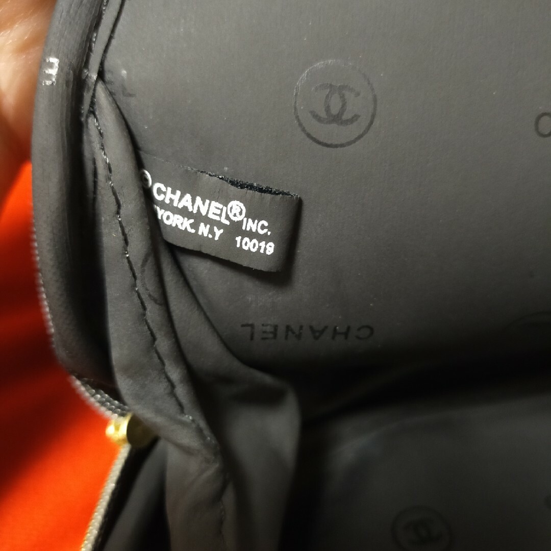 CHANEL(シャネル)の最終値下げ　CHANEL　ノベルティポーチ エンタメ/ホビーのコレクション(ノベルティグッズ)の商品写真