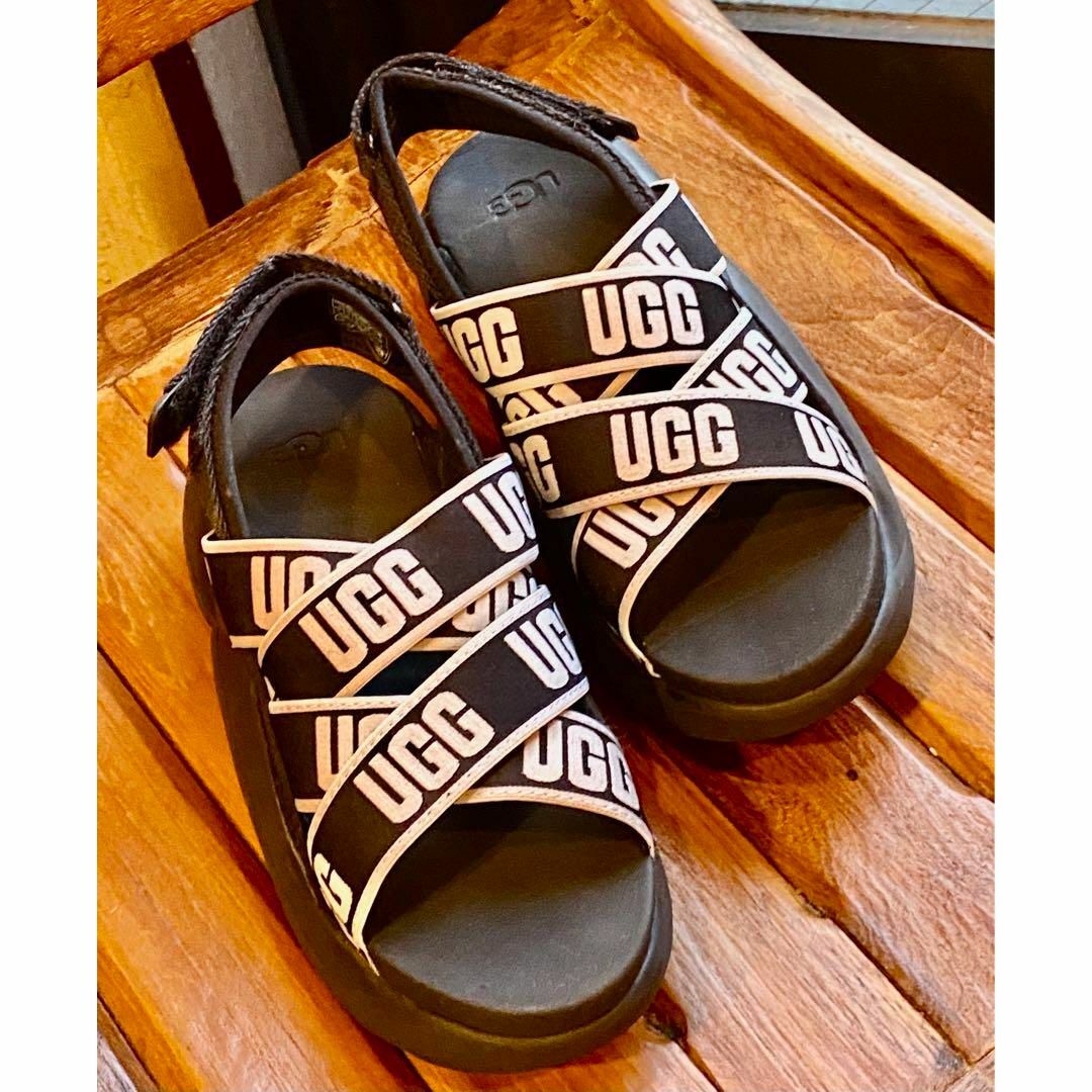 入荷困難✨激レア✨⑪超美品✨23✨UGG✨LA CLOUD SANDAL✨厚底