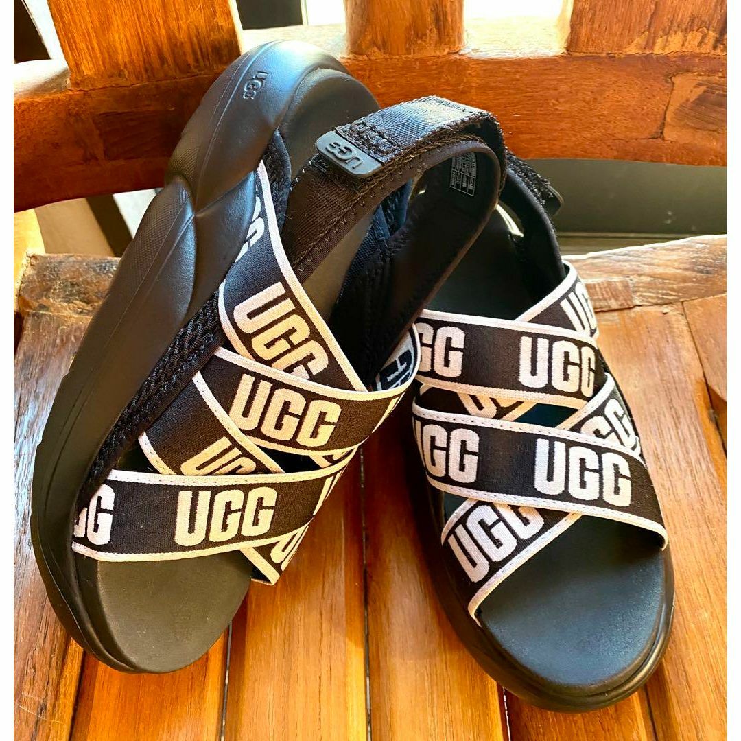 入荷困難✨激レア✨⑪超美品✨23✨UGG✨LA CLOUD SANDAL✨厚底