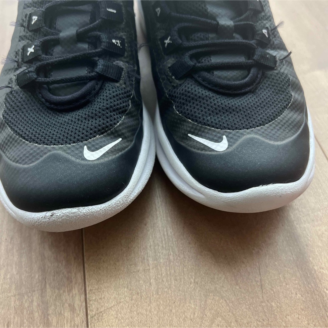 NIKE(ナイキ)のNIKE エアマックス　NIKE AIRMAX AXIS 22.5 キッズ/ベビー/マタニティのキッズ靴/シューズ(15cm~)(スニーカー)の商品写真