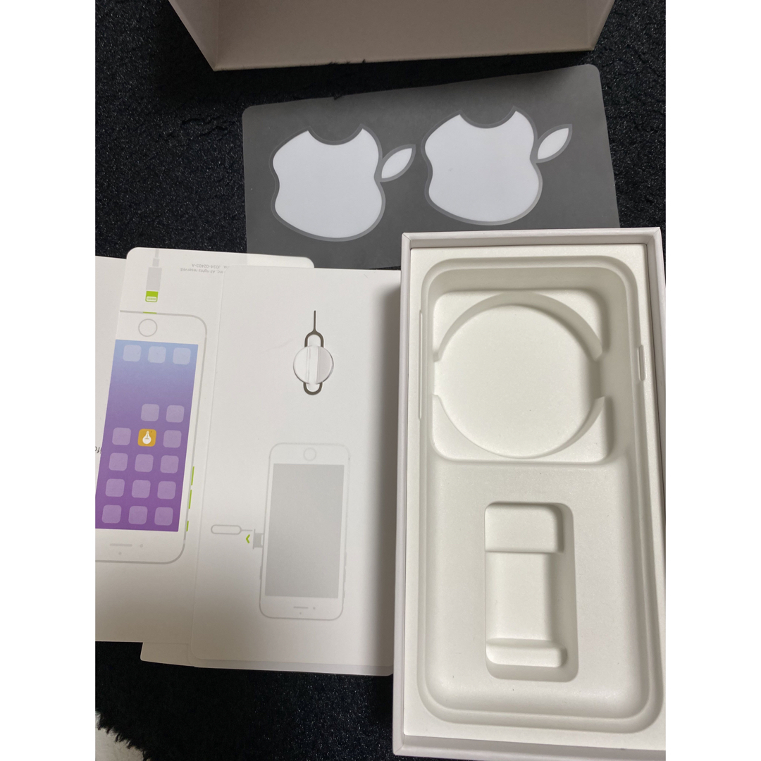 Apple(アップル)の『空箱』iPhone8  シルバー　箱のみ スマホ/家電/カメラのスマホアクセサリー(iPhoneケース)の商品写真