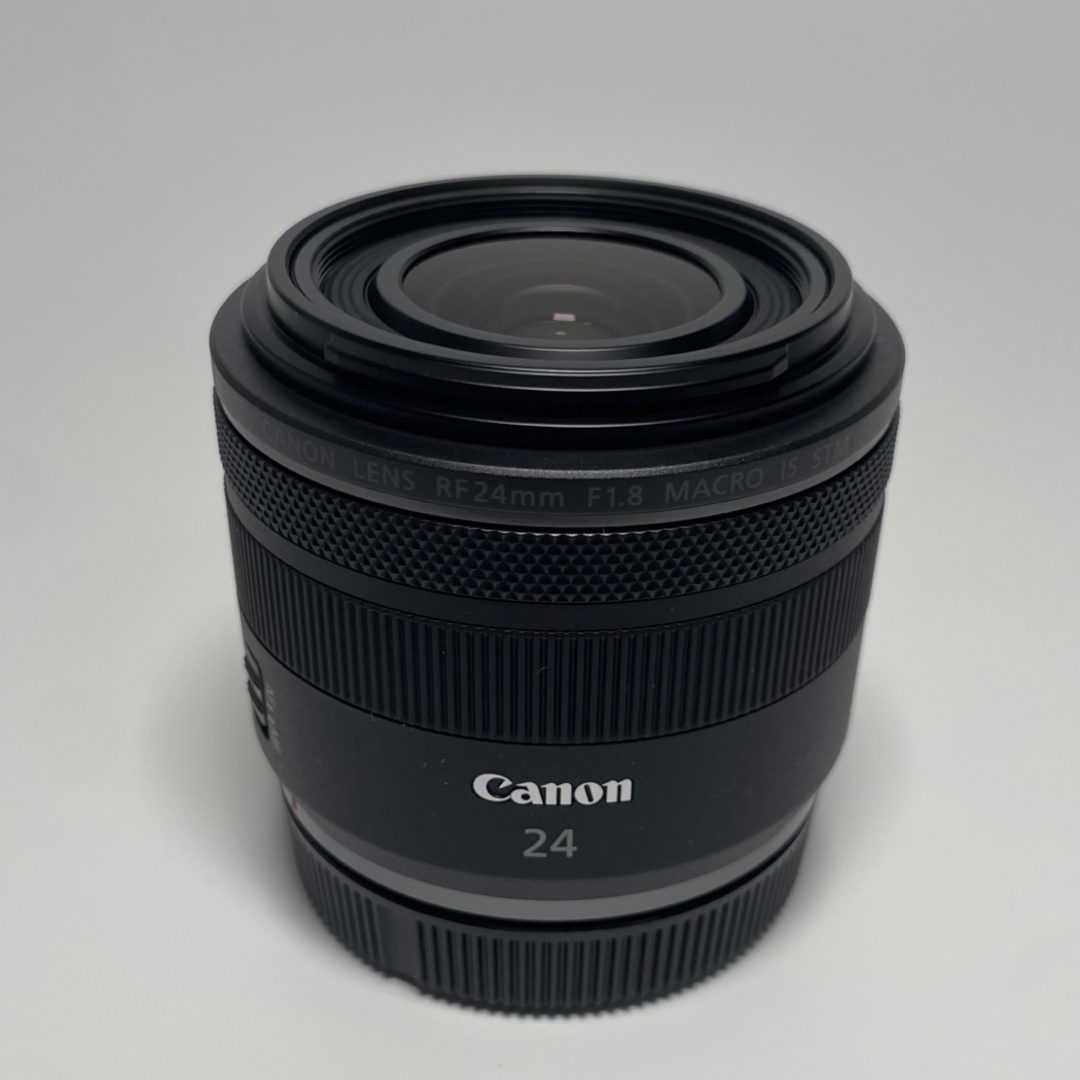 Canon(キヤノン)の【新品未使用】キヤノンRF24mm F1.8 Macro IS STM スマホ/家電/カメラのカメラ(レンズ(単焦点))の商品写真