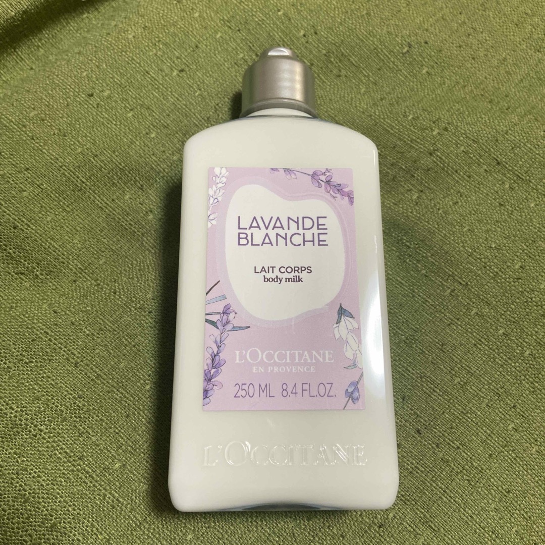 L'OCCITANE(ロクシタン)のロクシタン　ホワイトラベンダーボディミルク250ML コスメ/美容のボディケア(ボディローション/ミルク)の商品写真