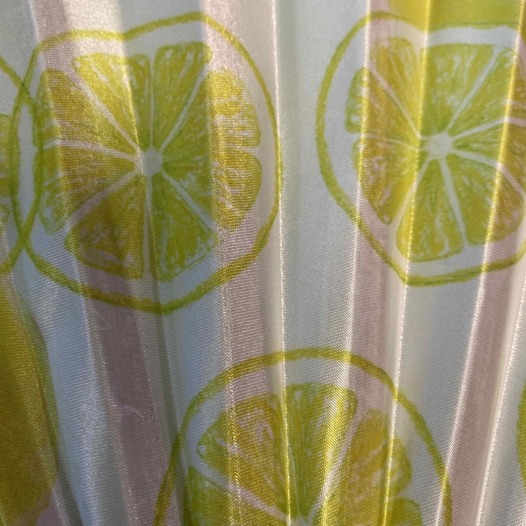 新品　レモンの扇子、扇子ケースセット レディースの水着/浴衣(和装小物)の商品写真