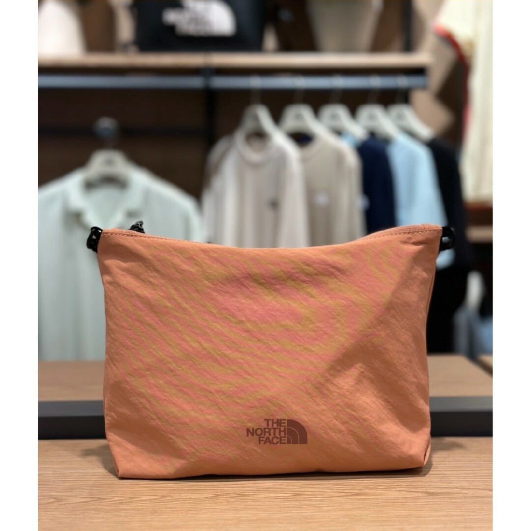 THE NORTH FACE(ザノースフェイス)のTHE NORTH FACE　ノースフェイス　ナイロン　ショルダーバッグ　新品 レディースのバッグ(ショルダーバッグ)の商品写真