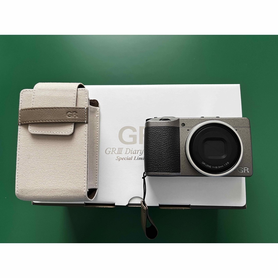 RICOH(リコー)のGR III Diary Edition Special Limited Kit スマホ/家電/カメラのカメラ(コンパクトデジタルカメラ)の商品写真