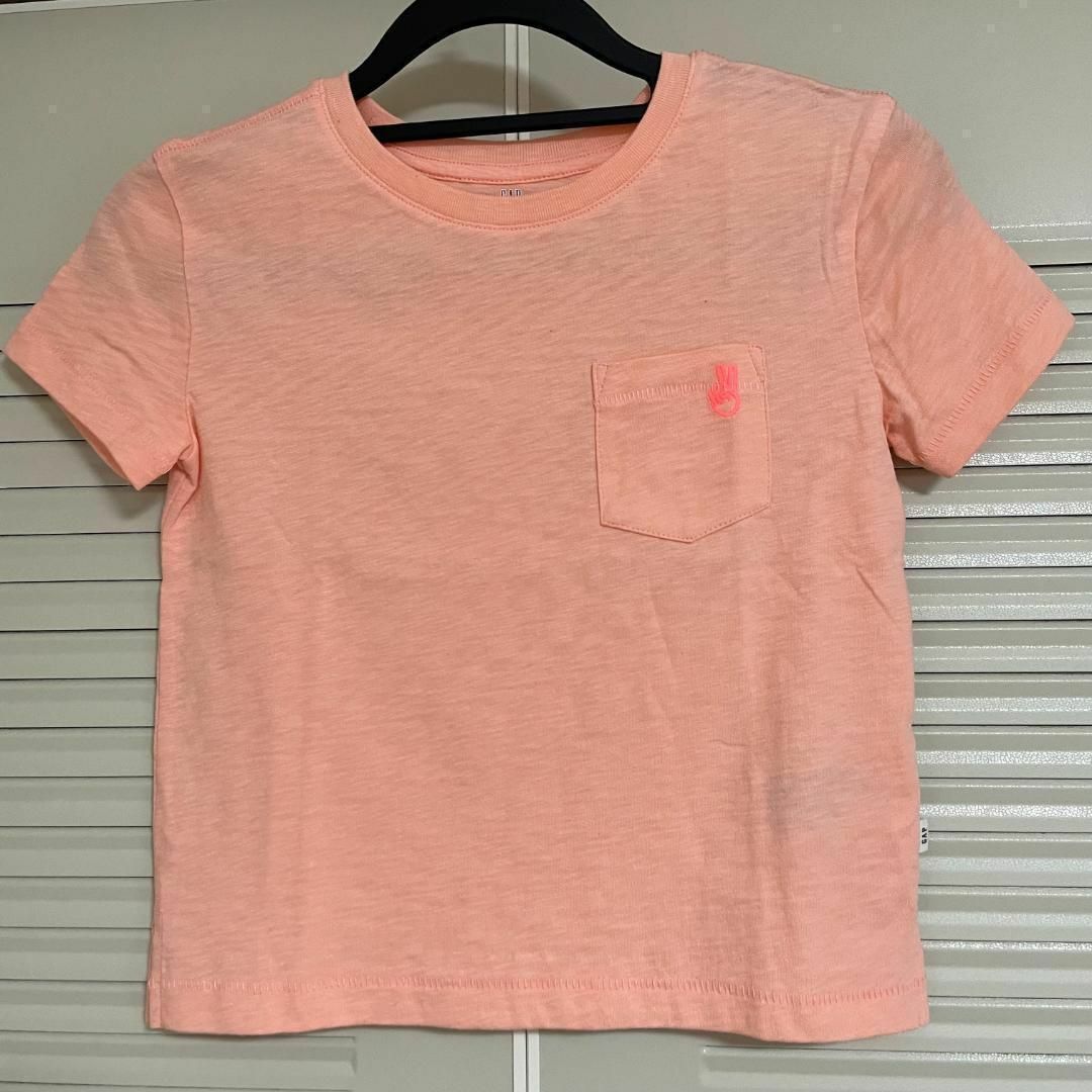 GAP(ギャップ)の【1点のみ】120cm　新品・未使用　GAPのキッズTシャツ　半袖 キッズ/ベビー/マタニティのキッズ服女の子用(90cm~)(Tシャツ/カットソー)の商品写真