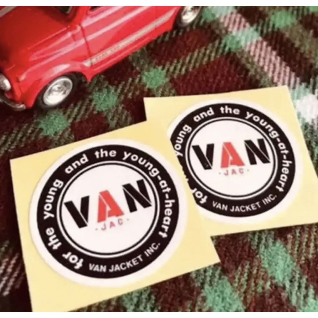 VAN Jacket(ヴァンヂャケット)のVAN正規品ミニステッカーシール2枚セット！販促用、一般非売品、素材塩ビ 自動車/バイクの自動車/バイク その他(その他)の商品写真