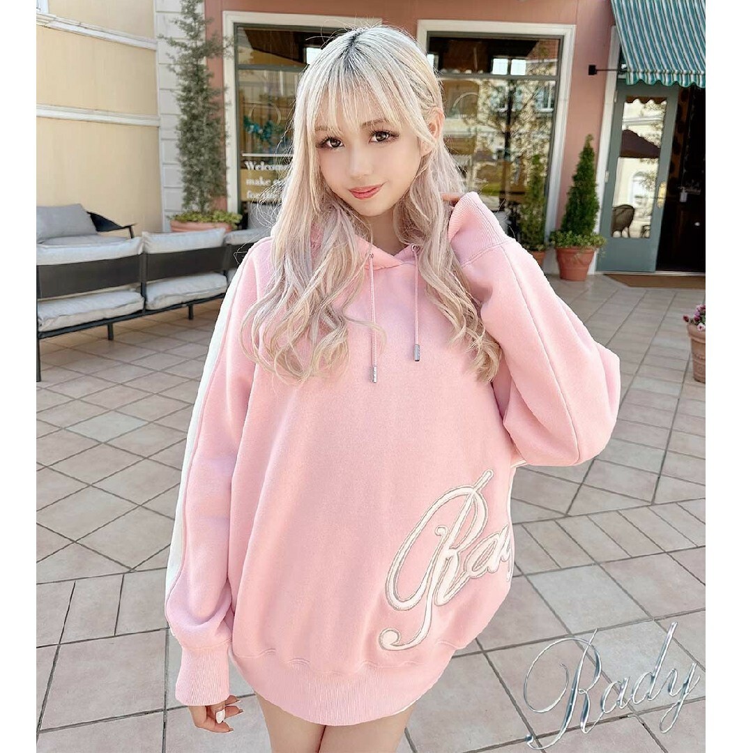 セール中！新品タグ付き未開封♡Rady♡ ロゴラインフーディ