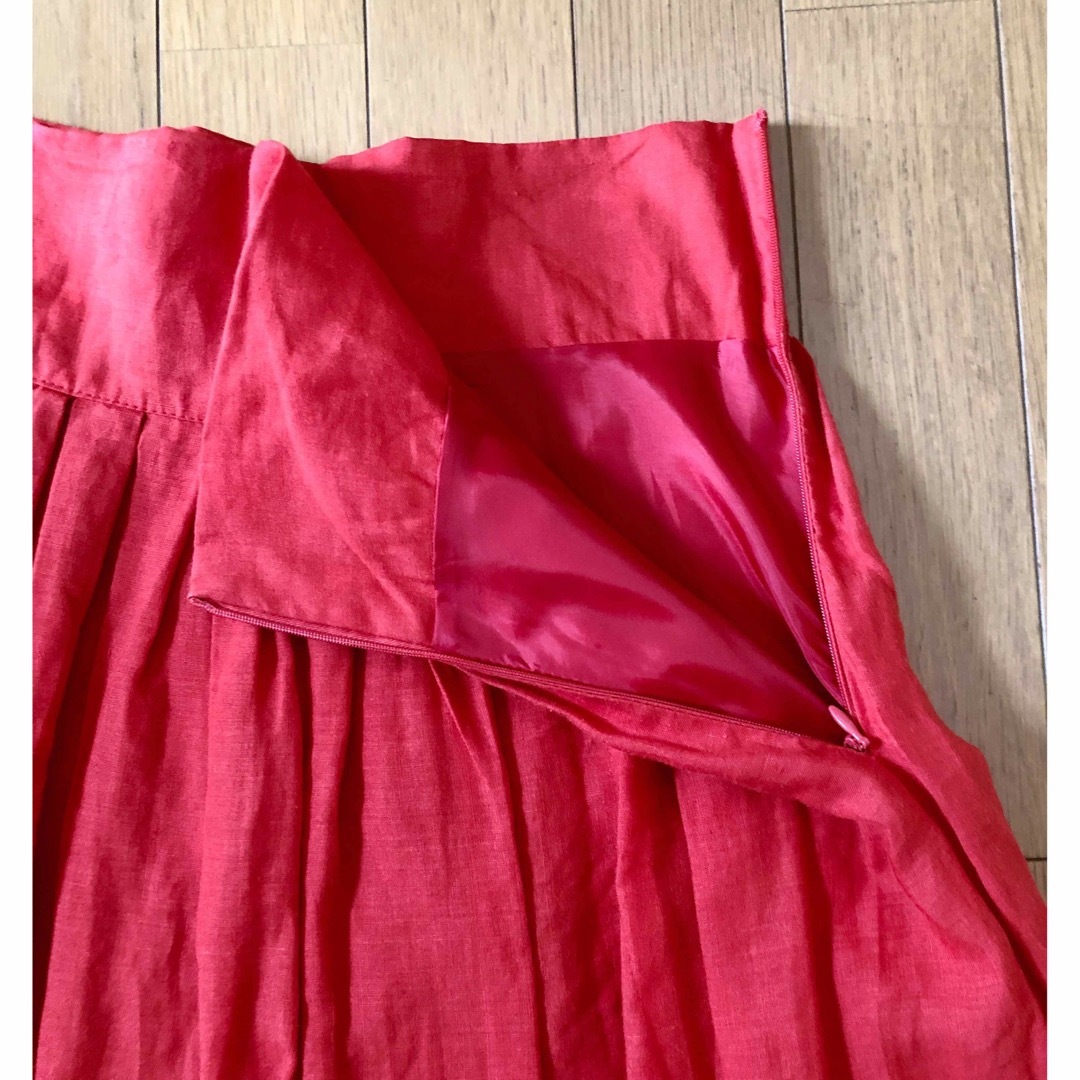 パワーレッドスカート レディースのスカート(ひざ丈スカート)の商品写真
