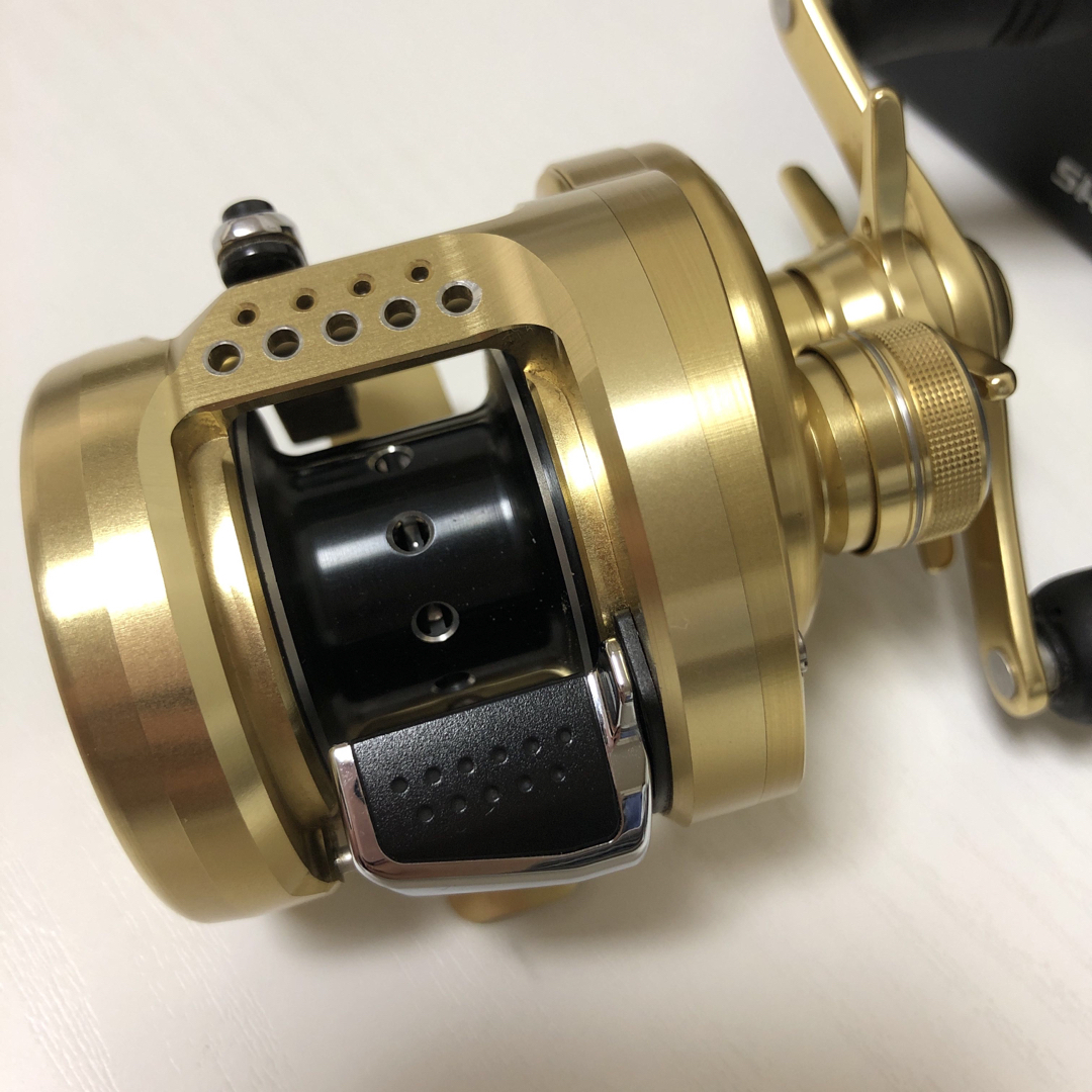 シマノ　カルカッタ300 右巻き 美品　SHIMANO