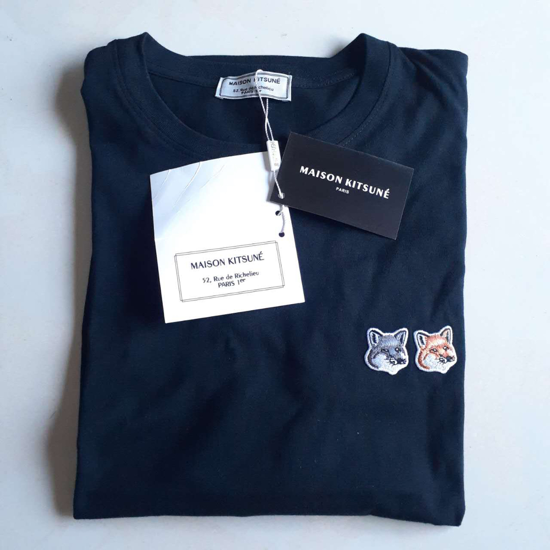MAISON KITSUNE'(メゾンキツネ)のMAISON KITSUNE メゾンキツネ 刺繍ロゴ　フォックス Tシャツ  メンズのトップス(Tシャツ/カットソー(半袖/袖なし))の商品写真