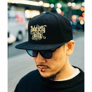 サブサエティ(Subciety)の【BLACK/GOLD】SNAP BACK CAP-faith-(キャップ)