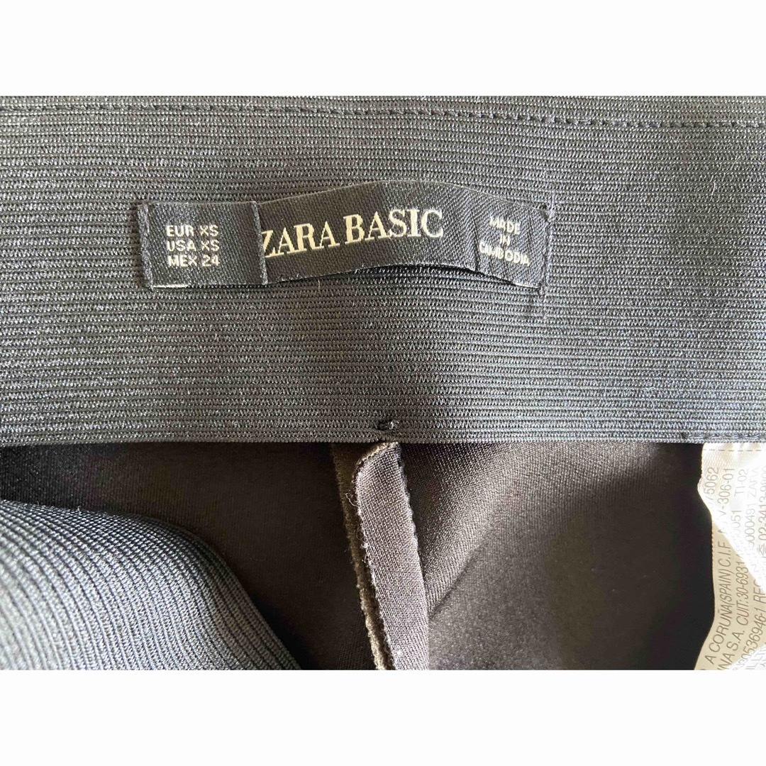 ZARA(ザラ)のZARA レザーテイストレギンス カーキ XS レディースのレッグウェア(レギンス/スパッツ)の商品写真