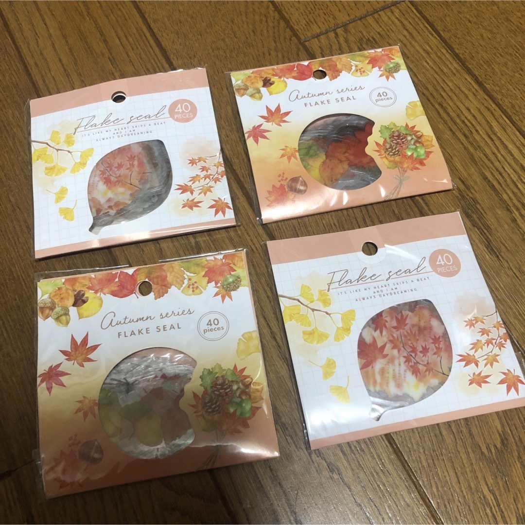キャンドゥ フレークシール 秋の風景柄 紅葉&木の実 4点の通販 by みど
