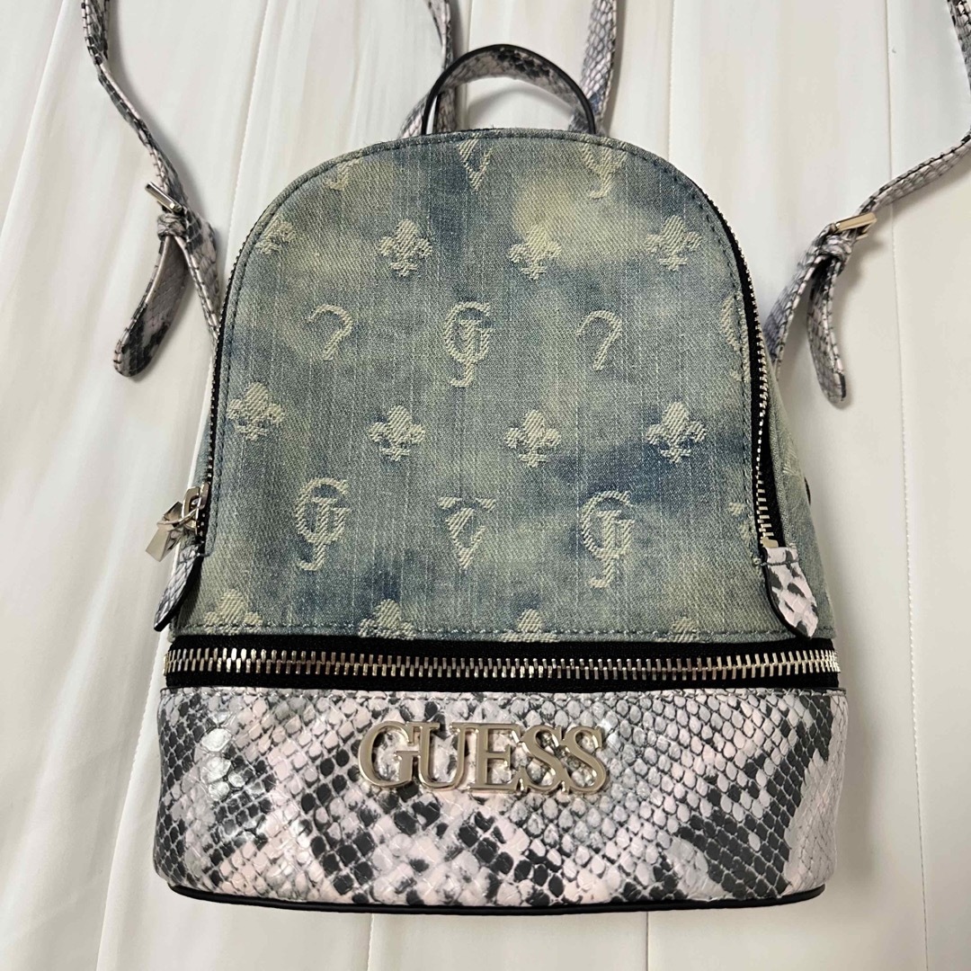 GUESS - 美品 人気完売 GUESS ミニリュックの通販 by mmm's shop｜ゲス ...