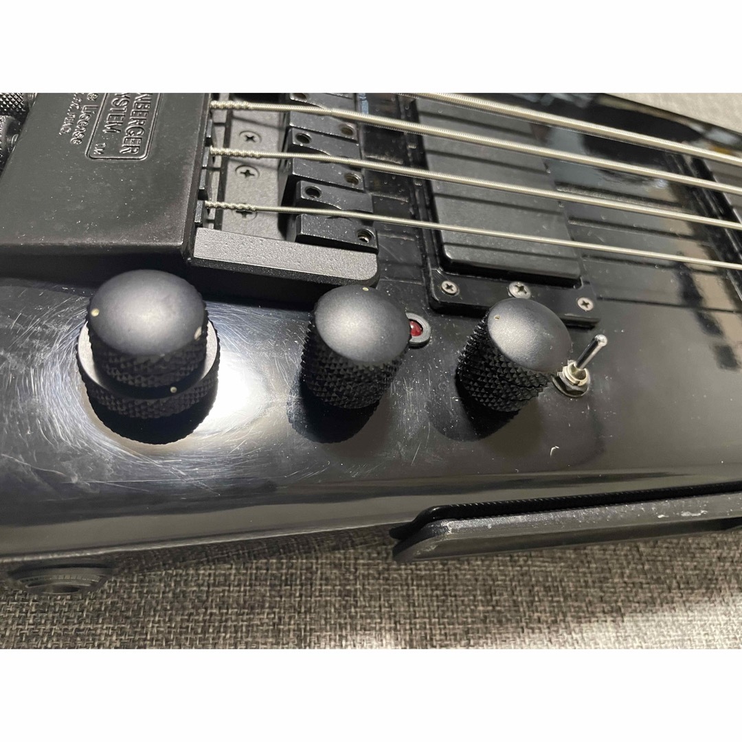 STEINBERGER(スタインバーガー)のスタインバーガー　ベース　黒　新品弦　ケース付 楽器のベース(エレキベース)の商品写真