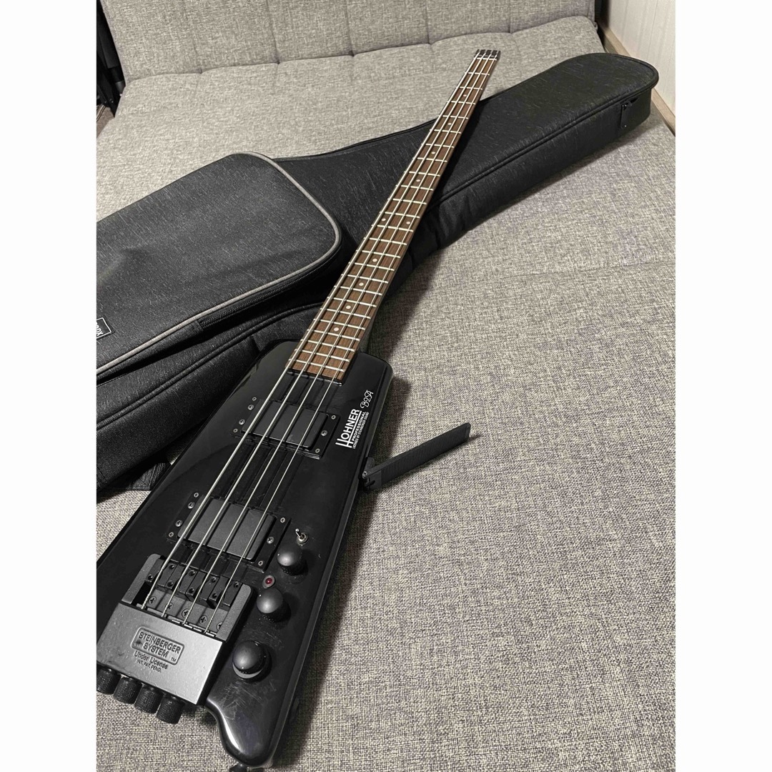 STEINBERGER(スタインバーガー)のスタインバーガー　ベース　黒　新品弦　ケース付 楽器のベース(エレキベース)の商品写真