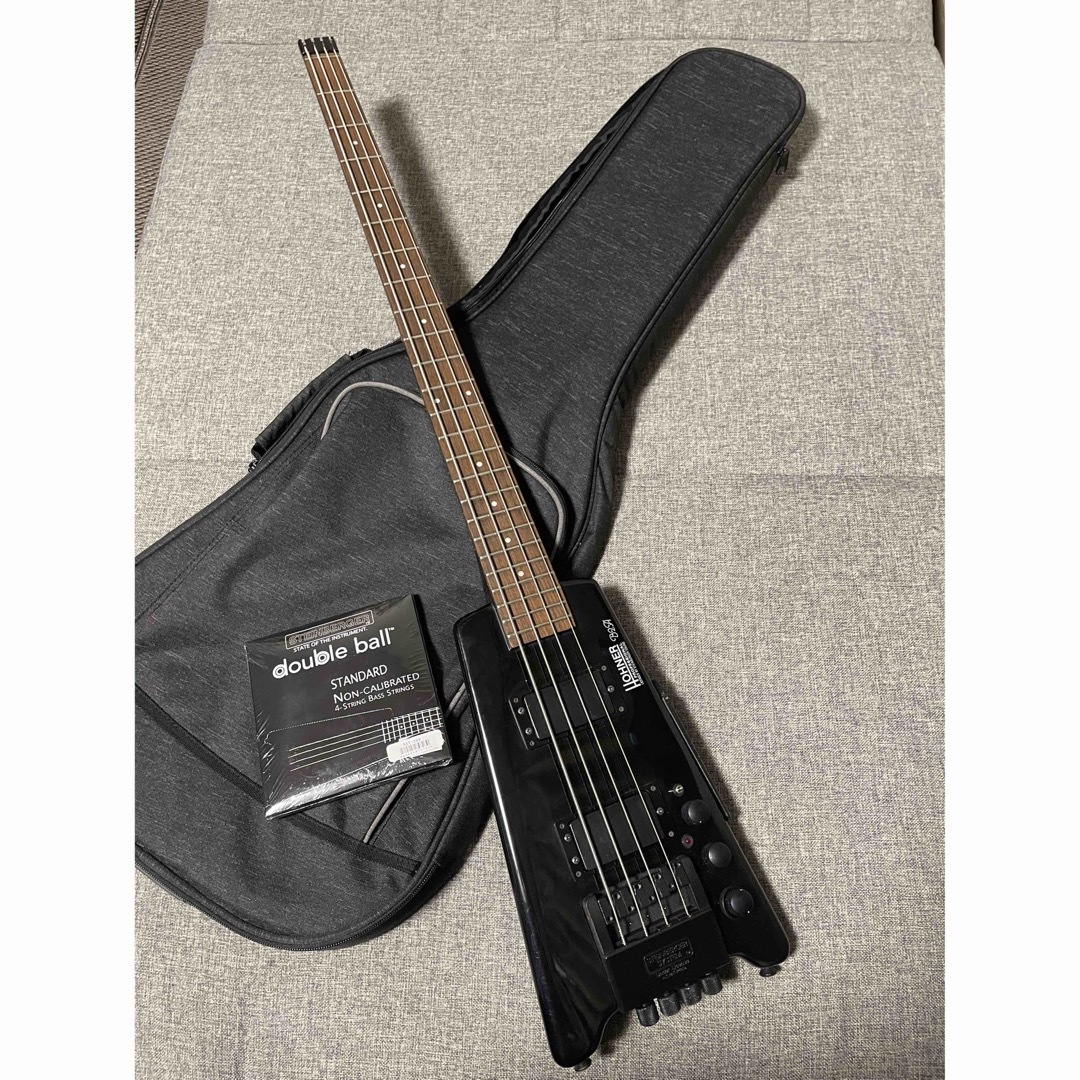 STEINBERGER(スタインバーガー)のスタインバーガー　ベース　黒　新品弦　ケース付 楽器のベース(エレキベース)の商品写真