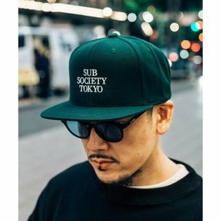 サブサエティ(Subciety)の【GREEN】SNAP BACK CAP-SOLID-(キャップ)