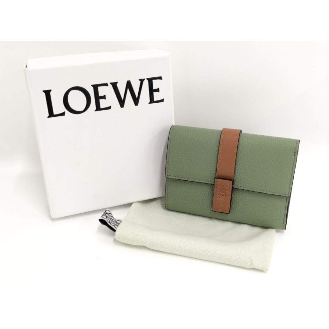 LOEWE(ロエベ)のLOEWE 三つ折り財布 バーティカル ウォレット スモール カーフレザー レディースのファッション小物(財布)の商品写真