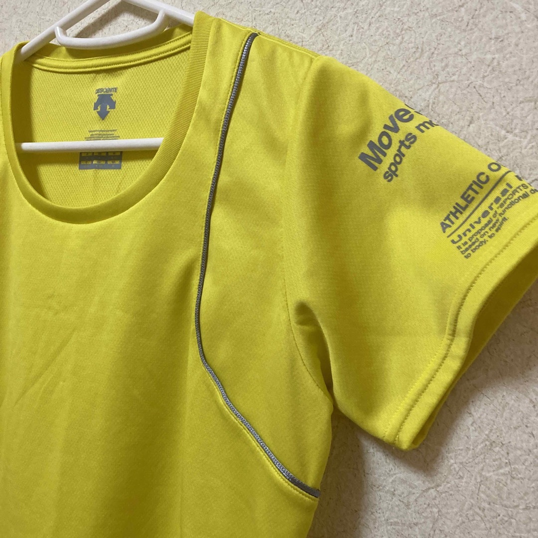 DESCENTE(デサント)のデサント　トップス　テニスウェア　Tシャツ スポーツ/アウトドアのテニス(ウェア)の商品写真