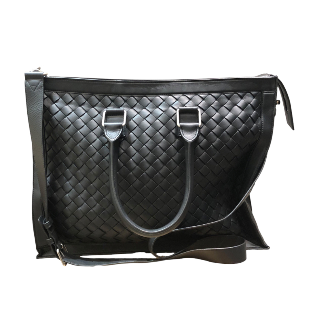 BOTTEGA VENETA ボッテガヴェネタ レザー 巾着 ショルダーバッグ ブラック P01426858J