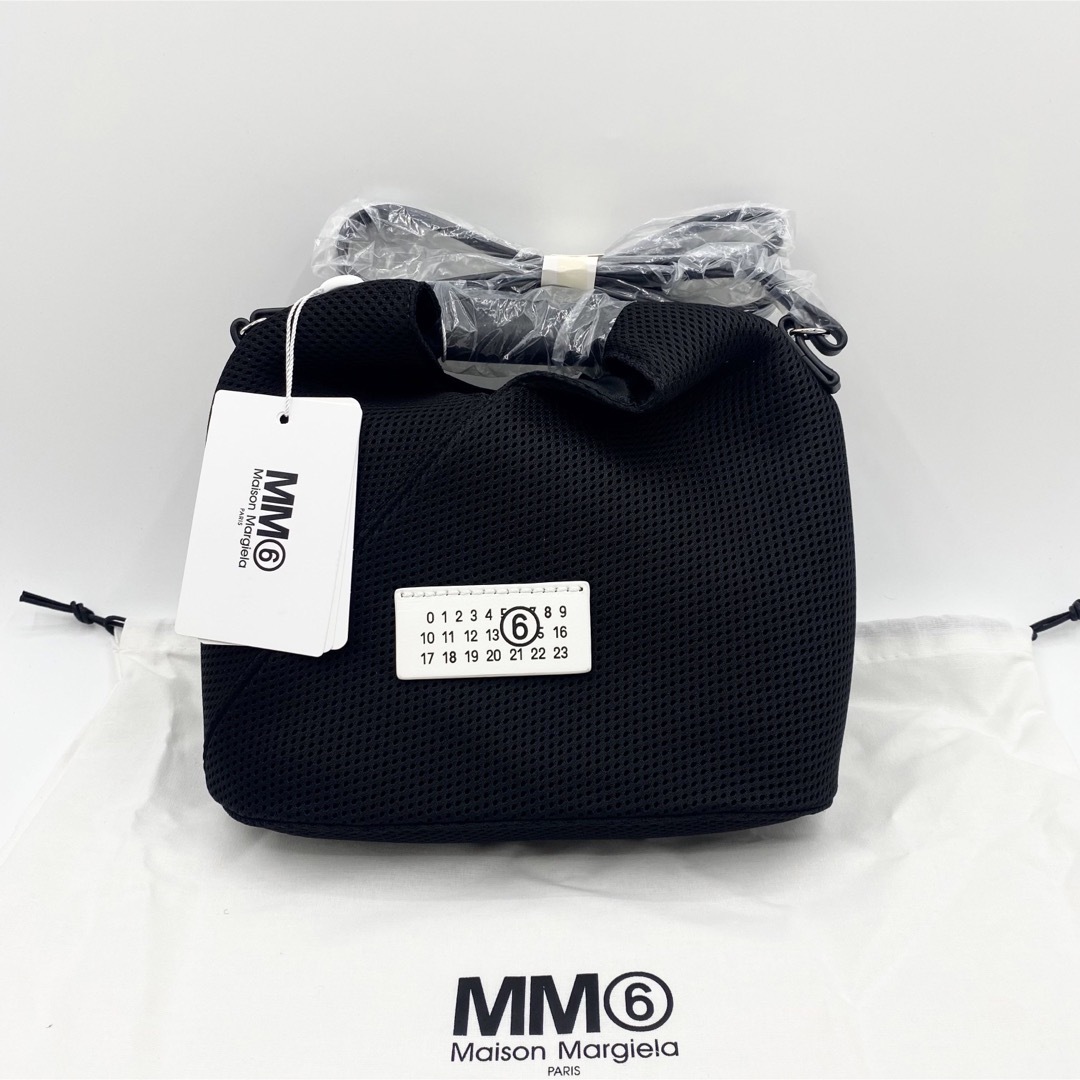 人気MM6Maison Margiela MM6黒革のショルダーバッグです未使用