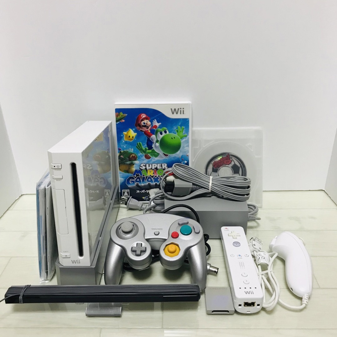 Wii(ウィー)のWii ゲームキューブも遊べる！セット　おまけソフト付き！ エンタメ/ホビーのゲームソフト/ゲーム機本体(家庭用ゲーム機本体)の商品写真