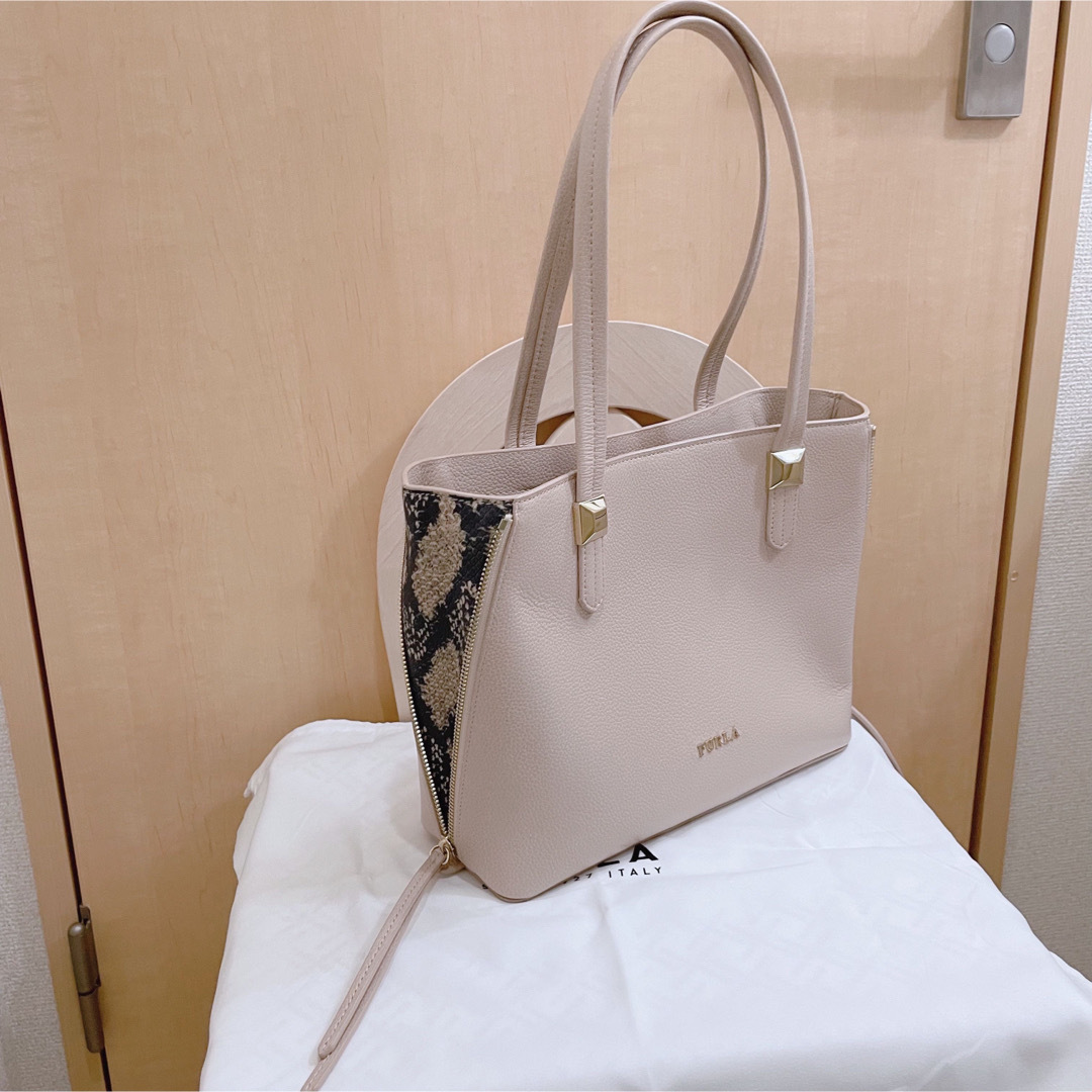 新品 FURLA フルラ 定価26,400円 バビロン アイボリー